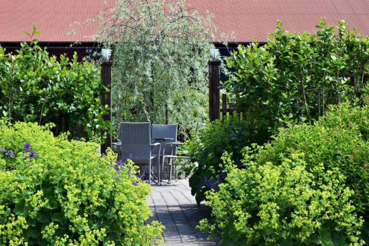 Naerebo Gardshotell & Restaurang Lidköping Exteriör bild