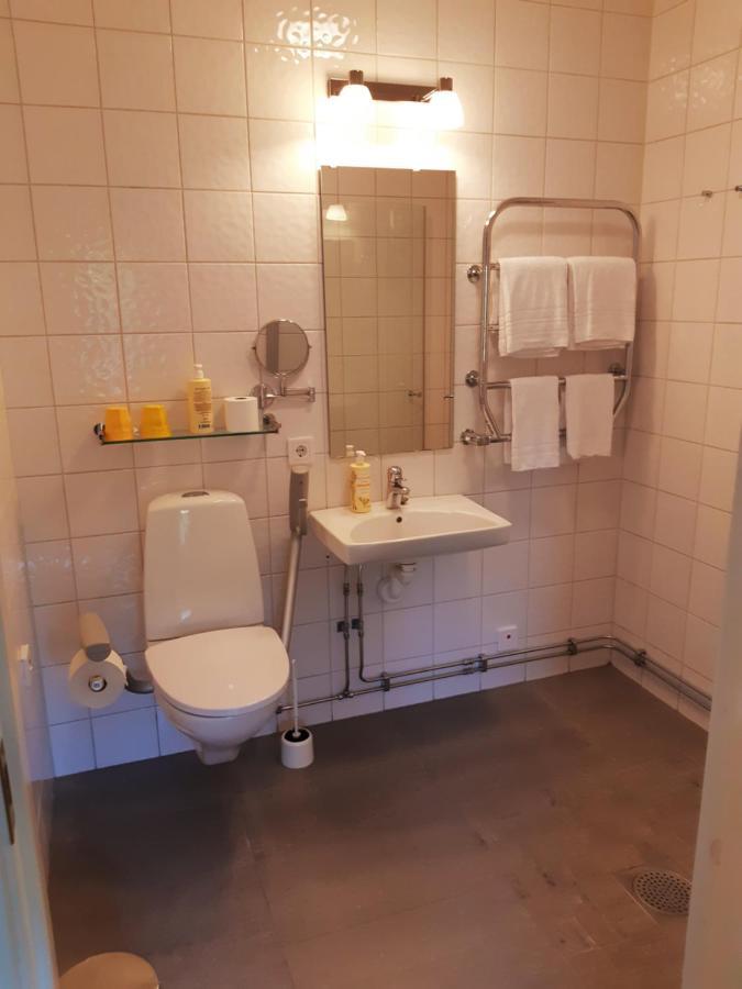 Naerebo Gardshotell & Restaurang Lidköping Exteriör bild