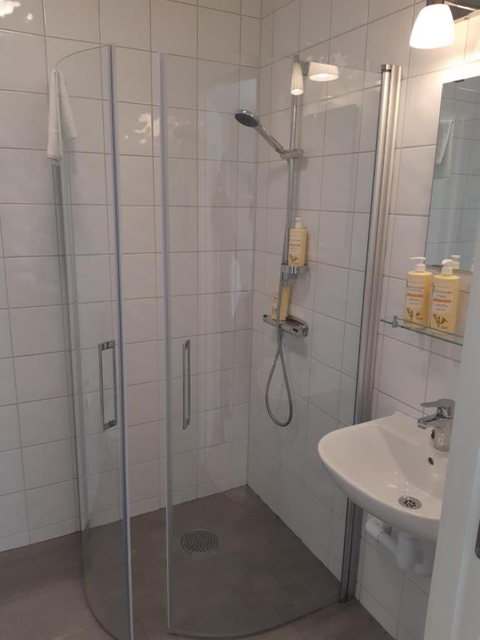 Naerebo Gardshotell & Restaurang Lidköping Exteriör bild