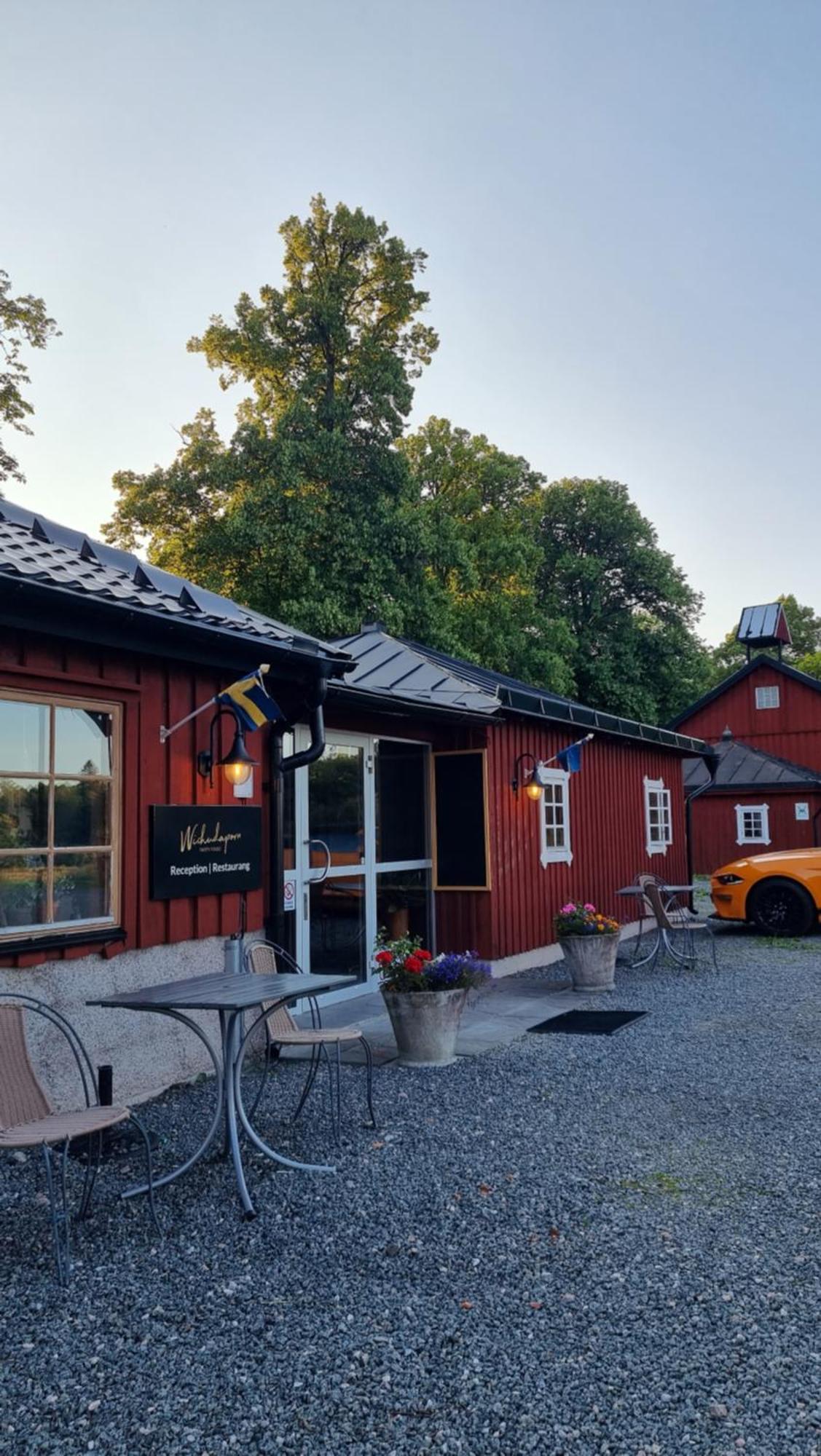 Naerebo Gardshotell & Restaurang Lidköping Exteriör bild